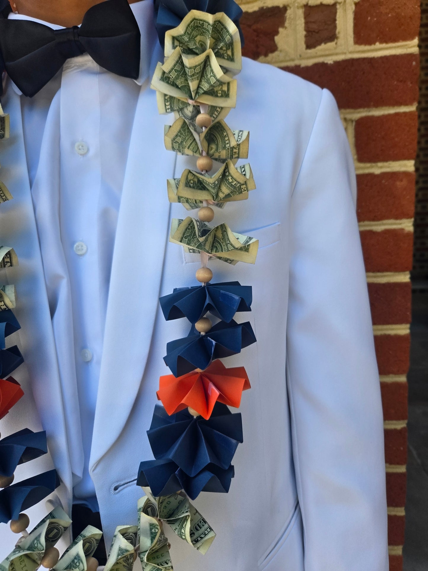 Classic Money Lei: 50 dollars cash on lei