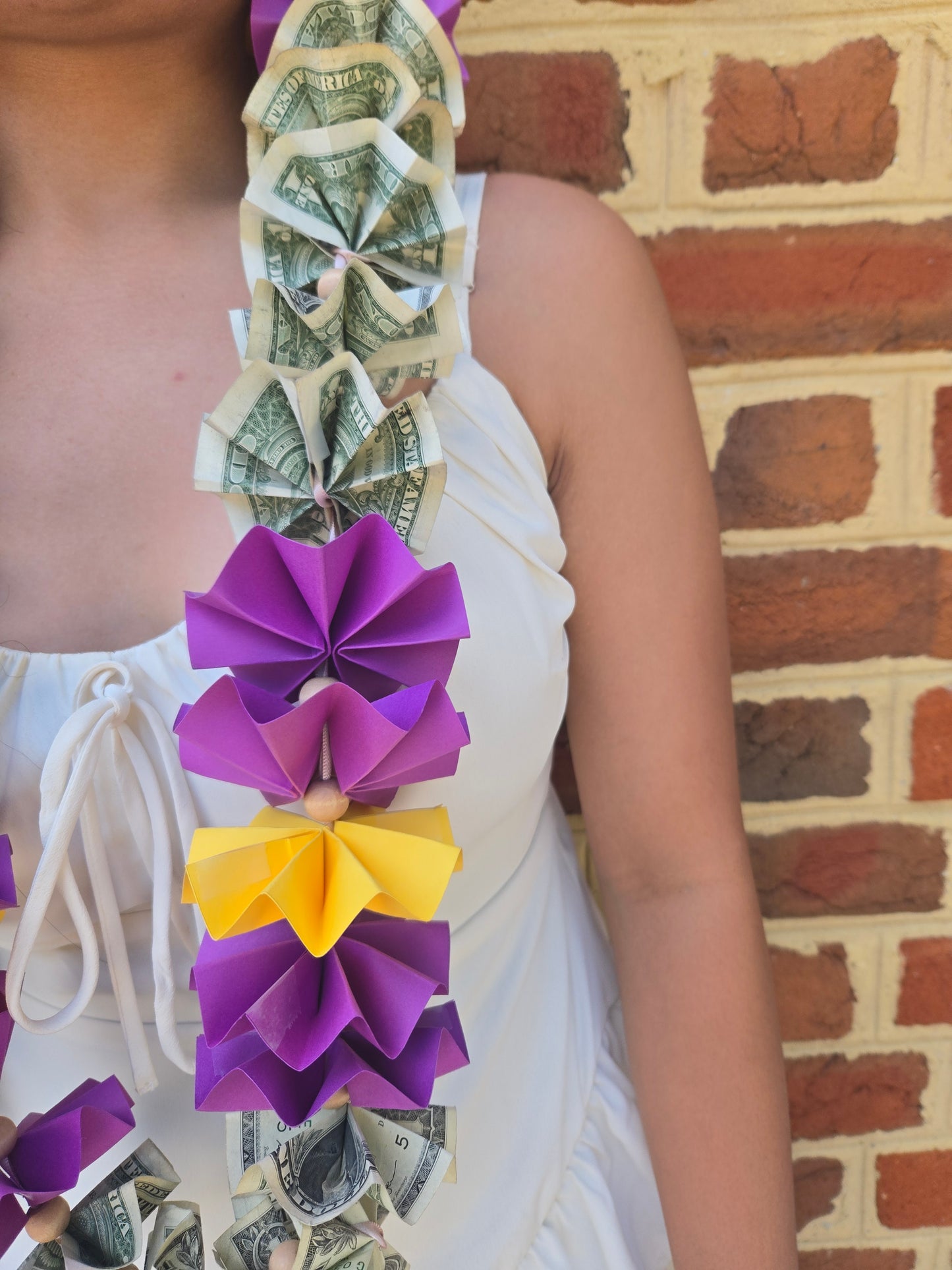 Classic Money Lei: 40 dollars cash on lei