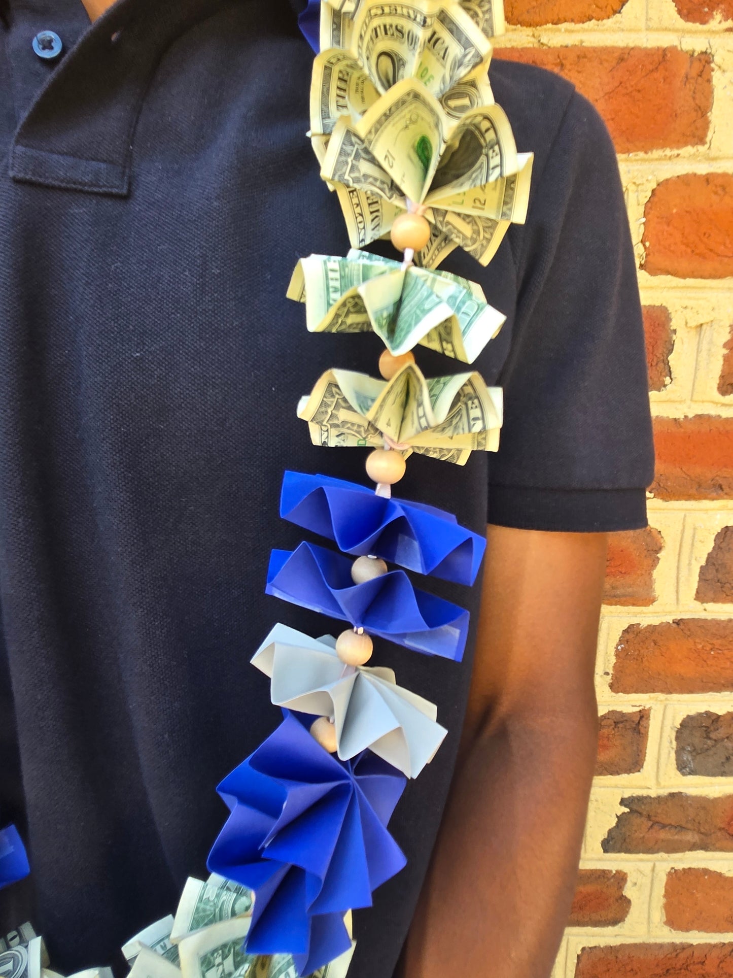 Classic Money Lei: 30 dollars cash on lei