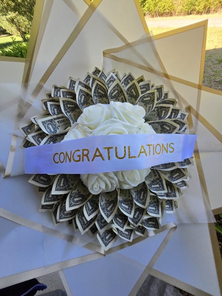 Large Money Bouquet: WHITE
